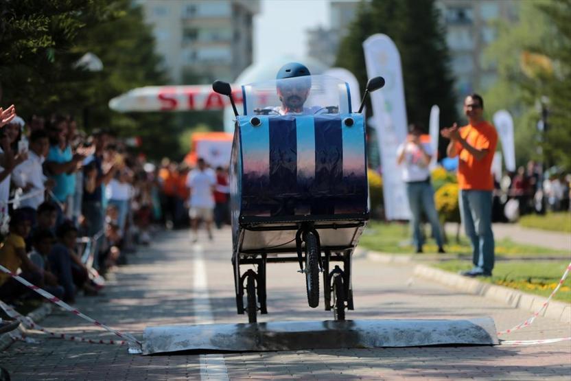 Portakal Çiçeği Karnavalı Adanayı renklendirdi