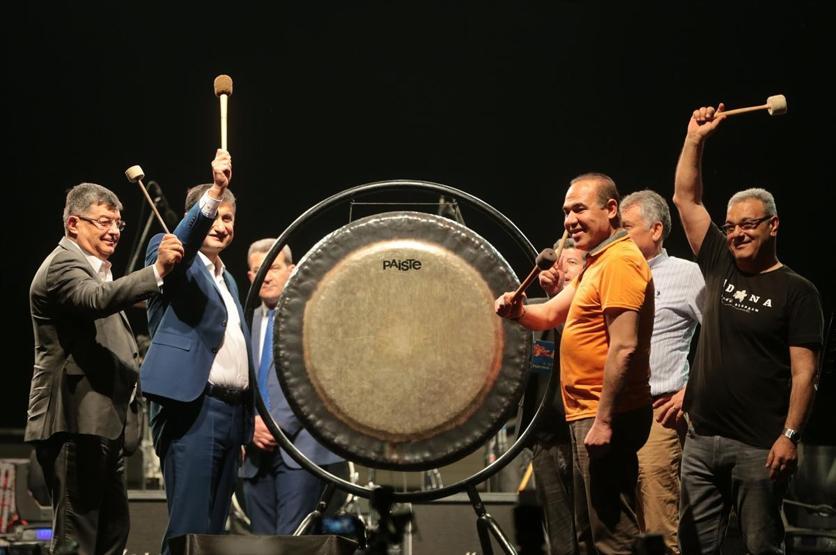 Portakal Çiçeği Karnavalı Adanayı renklendirdi