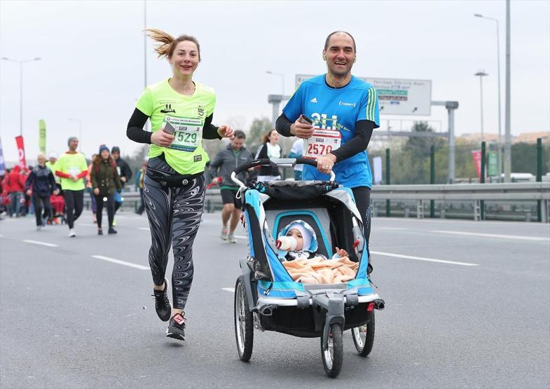 Vodafone 13. İstanbul Yarı Maratonundan ilginç kareler