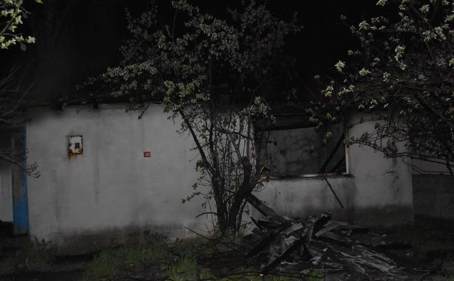 Evinin elektrikleri kesikti, mum ateşinden çıkan yangında öldü