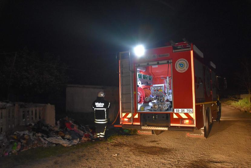 Evinin elektrikleri kesikti, mum ateşinden çıkan yangında öldü