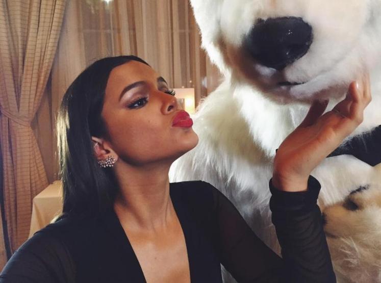 Neymar ile Marquezine öpüşürken görüntülendi