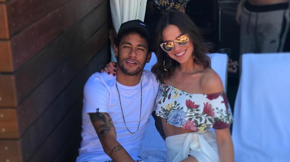 Neymar ile Marquezine öpüşürken görüntülendi