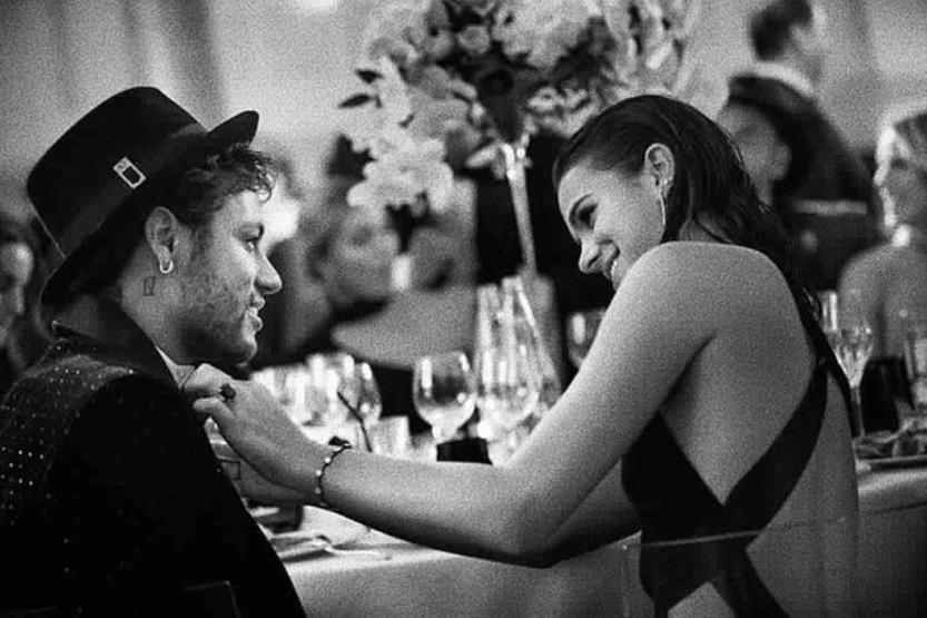 Neymar ile Marquezine öpüşürken görüntülendi