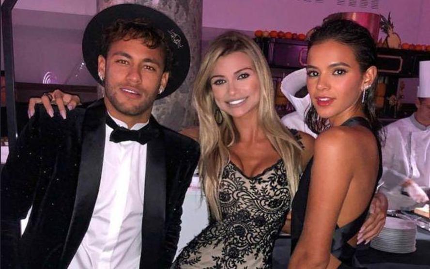 Neymar ile Marquezine öpüşürken görüntülendi