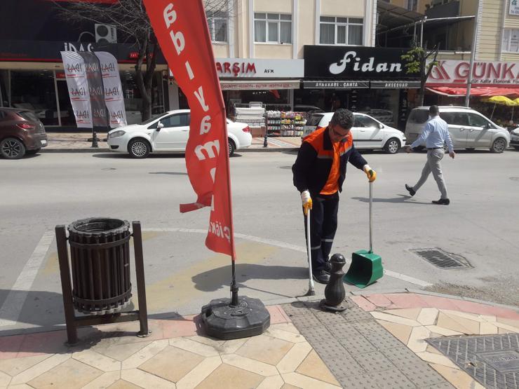 Bu işi gönüllü yaptı asıl mesleğini duyan şaşırıyor