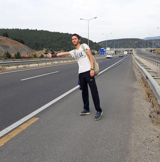 Üniversitelilerin otostop macerası acı bitti