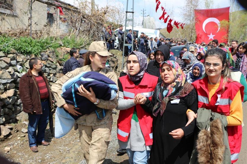 Pozantı şehidini uğurladı