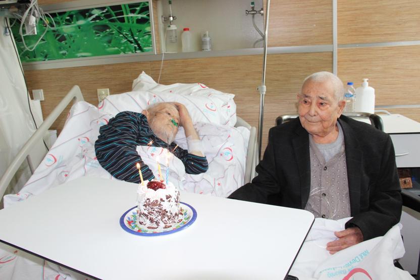 İki asker arkadaşı tam 72 yıl sonra karşılaştı