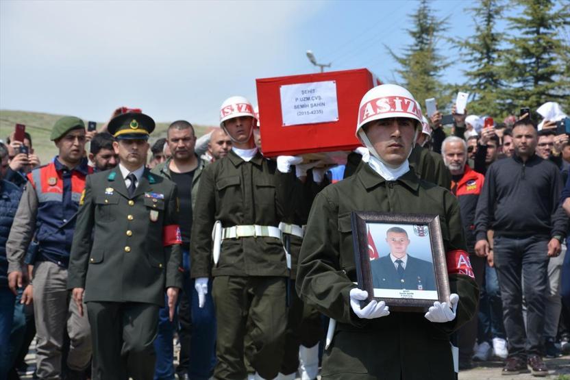 Şehit Şahin son yolculuğuna uğurlandı