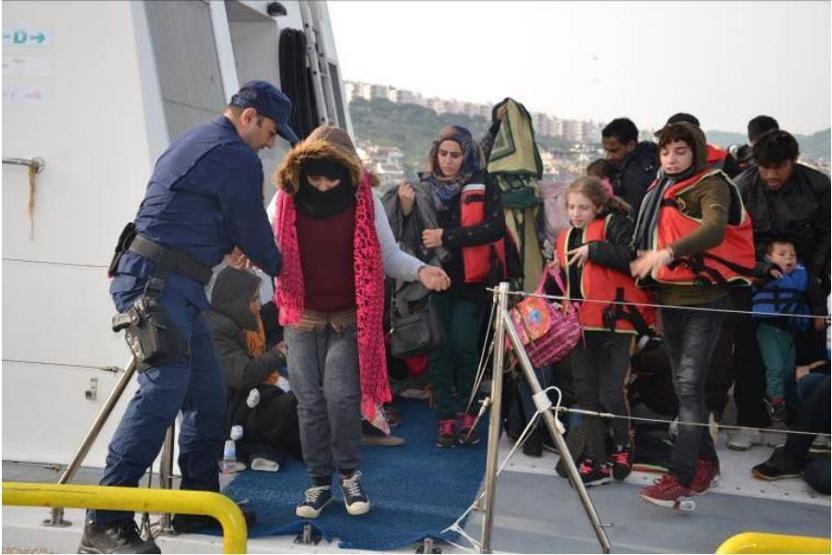 Egede lastik botlarda 234 kaçak yakalandı