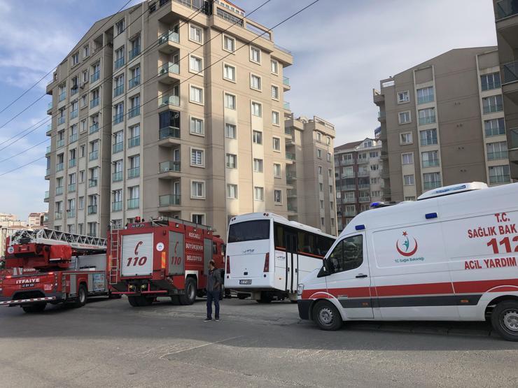 Alev alan şarj cihazı yangın çıkardı