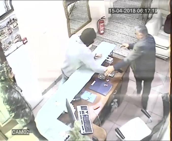 Oteli basıp lobide böyle kurşunladılar
