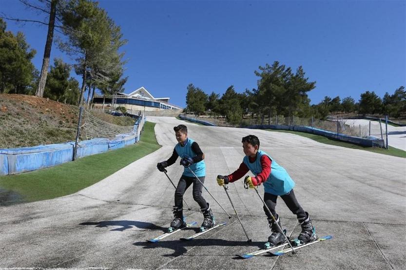 Gaziantep’te 4 mevsim kayak keyfi