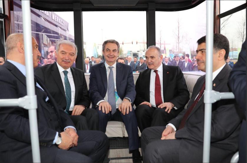Dünya Akıllı Şehirler Kongresinin açılış töreninde İETTnin sürücüsüz aracı tanıtıldı