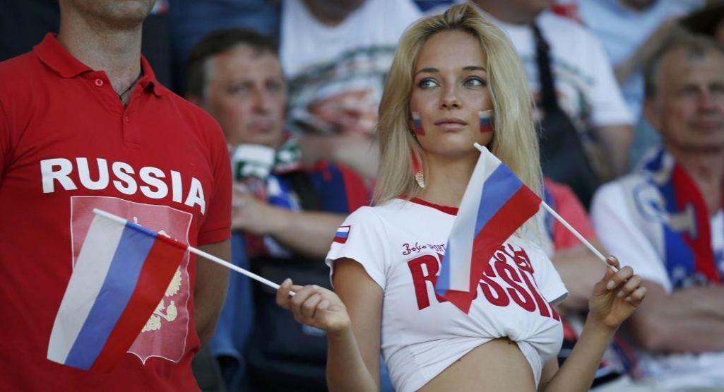 Dünya Kupası öncesi İngiliz futbolcuları Rus kadınlarına dikkat edin diye uyardılar