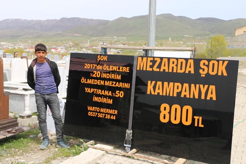 Bu tabela görenleri şaşırttı: Mezarda şok kampanya