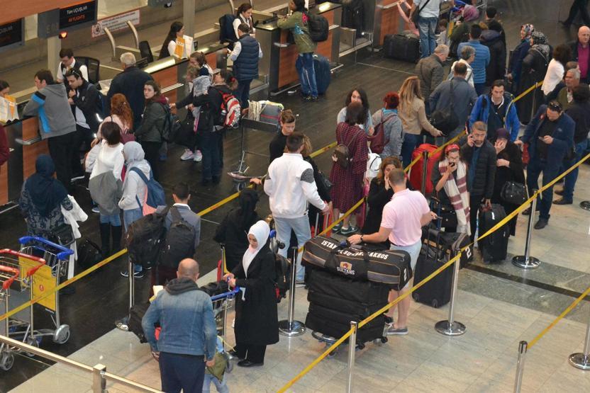Tatil başladı Sabiha Gökçende büyük yoğunluk
