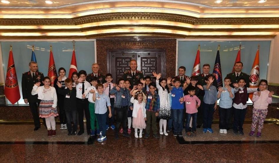 Genelkurmay Başkanı çocukları ağırladı