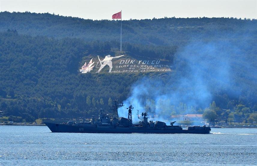 Rus askeri gemileri Çanakkale Boğazından geçti