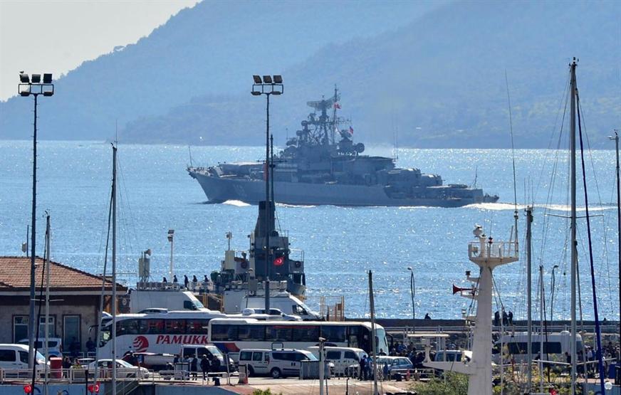 Rus askeri gemileri Çanakkale Boğazından geçti