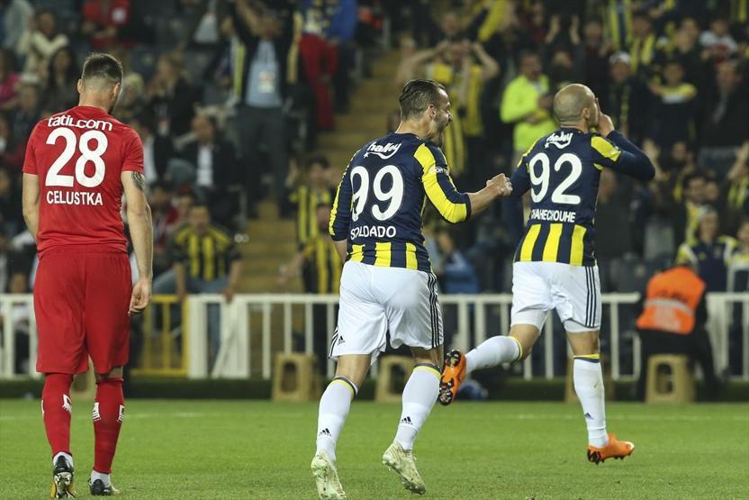 Fenerbahçe kazandı, zirveden kopmadı