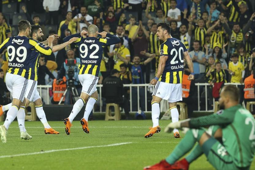 Fenerbahçe kazandı, zirveden kopmadı