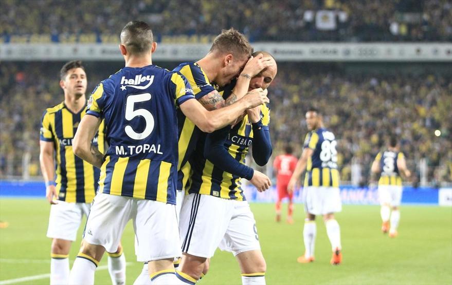 Fenerbahçe kazandı, zirveden kopmadı