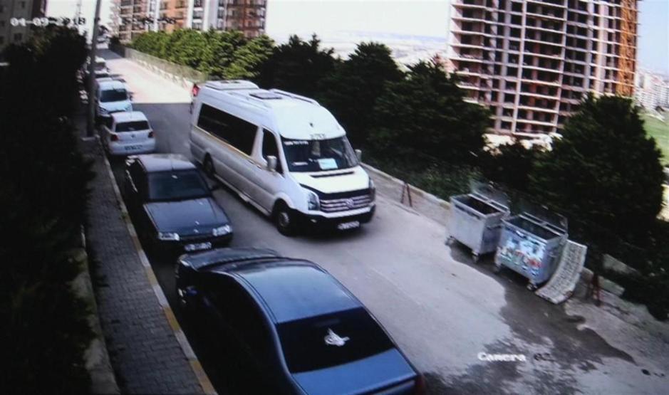 İzmirde akılalmaz olay Üzerine vinç düştü