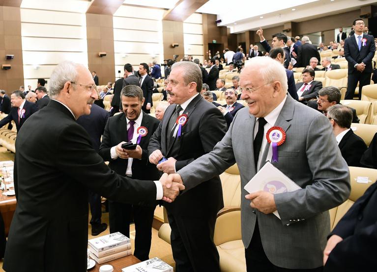 Erdoğan ve Kılıçdaroğlu AYM töreninde tokalaştı