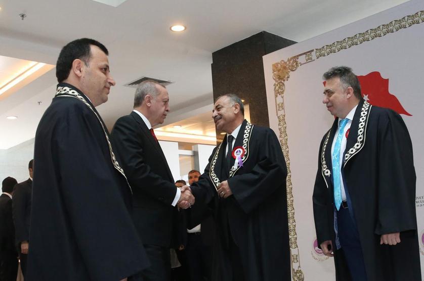 Erdoğan ve Kılıçdaroğlu AYM töreninde tokalaştı