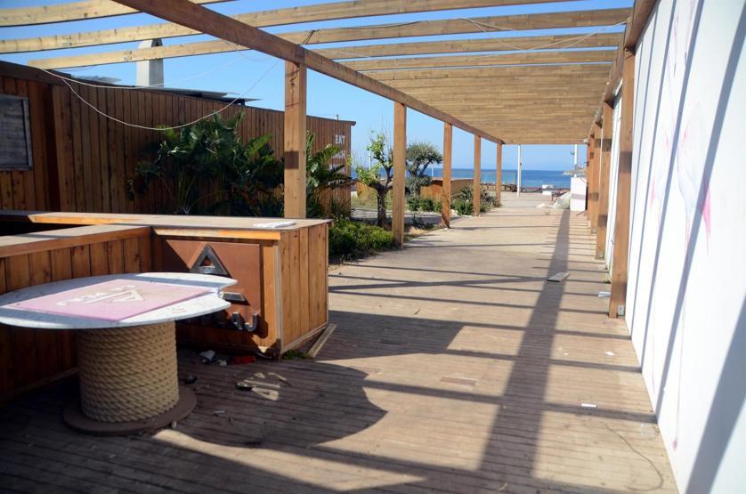 Hadisenin işlettiği beach club yıkıldı