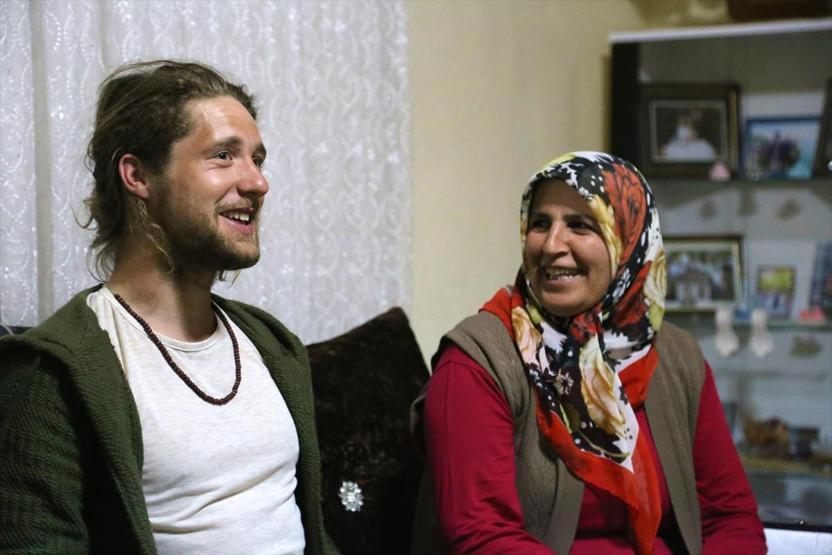 Türk aile İngiliz maceracının gönlünü fethetti