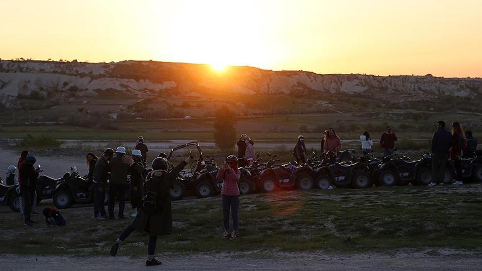 Kapadokyada doğanın gösterisi: Gün batımı