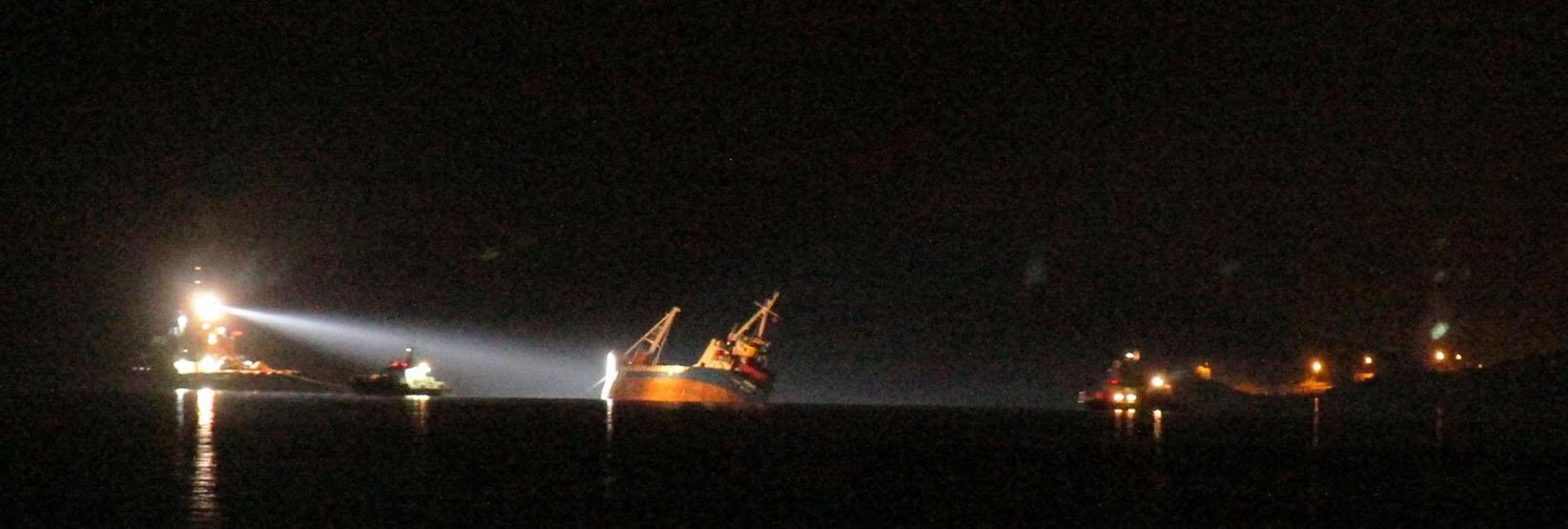 Batan geminin ön kısmı balonlarla su yüzüne çıkarıldı