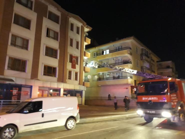Ankarada korkutan patlama: Buzdolabı bomba gibi patladı