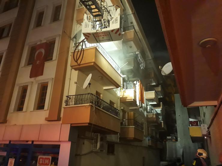 Ankarada korkutan patlama: Buzdolabı bomba gibi patladı