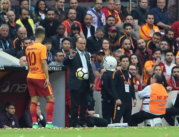 Ahmet Çakar: 10 binlerce hakem kırmızı kart desin inanmıyorum