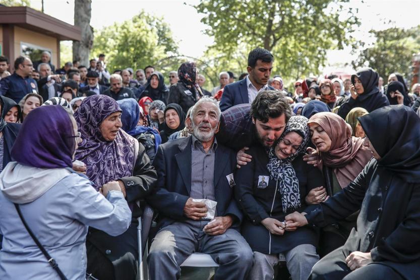Kahraman itfaiyeci uğurlandı