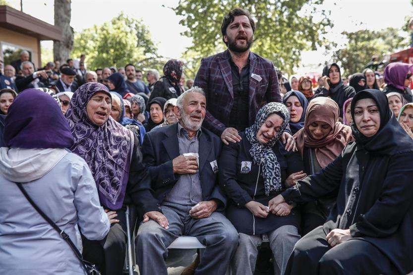 Kahraman itfaiyeci uğurlandı