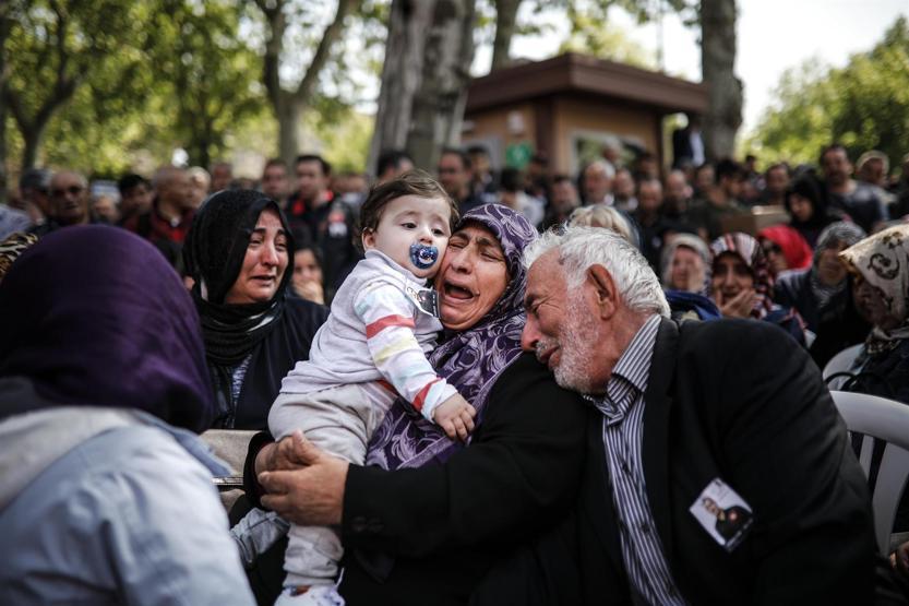 Kahraman itfaiyeci uğurlandı