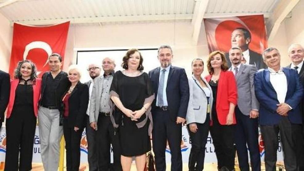 Sinema dünyası alkol ve esrar üzerine kurulmuş