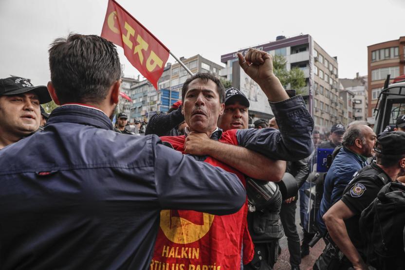 İstanbulda 1 Mayıs gözaltıları: İlk polis müdahalesi Beşiktaşta