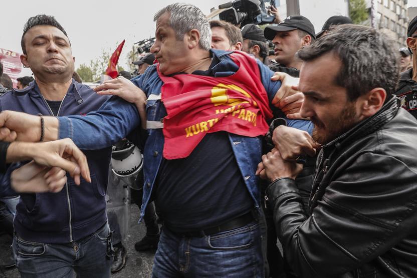 İstanbulda 1 Mayıs gözaltıları: İlk polis müdahalesi Beşiktaşta