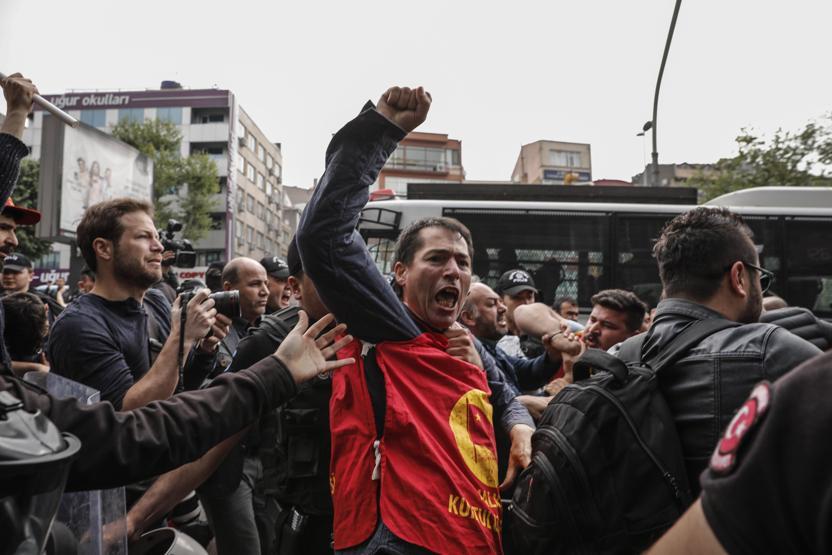 İstanbulda 1 Mayıs gözaltıları: İlk polis müdahalesi Beşiktaşta