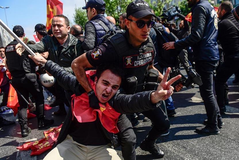 İstanbulda 1 Mayıs gözaltıları: İlk polis müdahalesi Beşiktaşta
