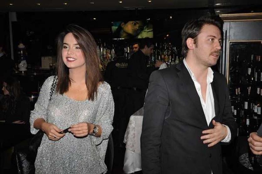 Ünlü oyuncudan boşandığı eşine ilan-ı aşk