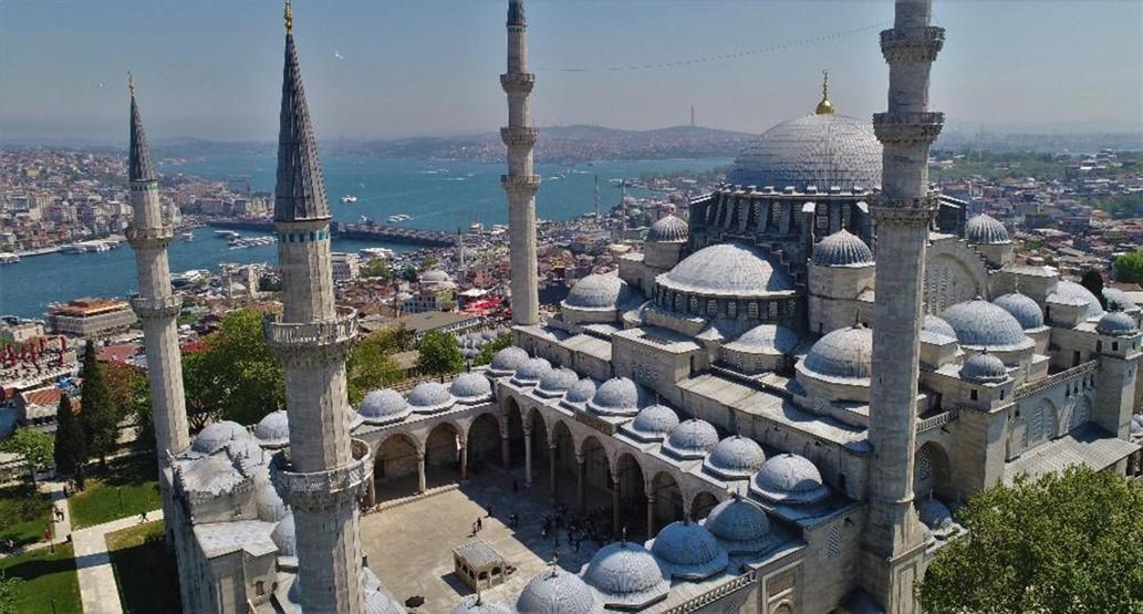 Süleymaniye Camii’nin 3 bin metrekarelik halısı değişiyor