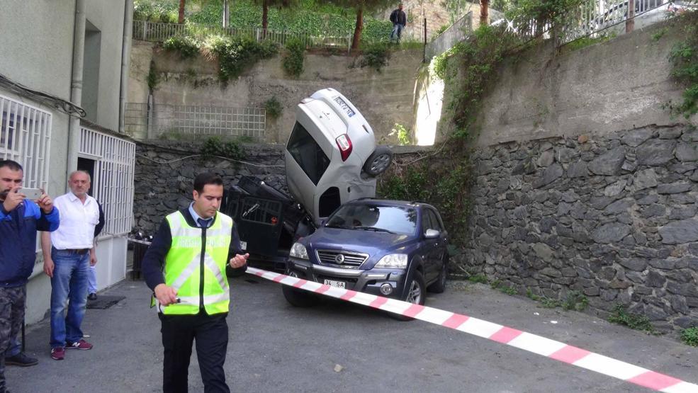 Beşiktaşta akılalmaz kaza Arabayı uçarken gördüm