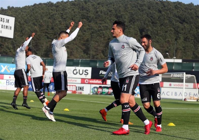 Fenerbahçe-Beşiktaş maçı iptal oldu
